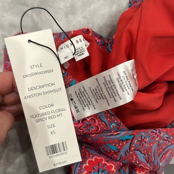 Veronica Beard
Aniston Swimsuit   - Picture 9 of 9